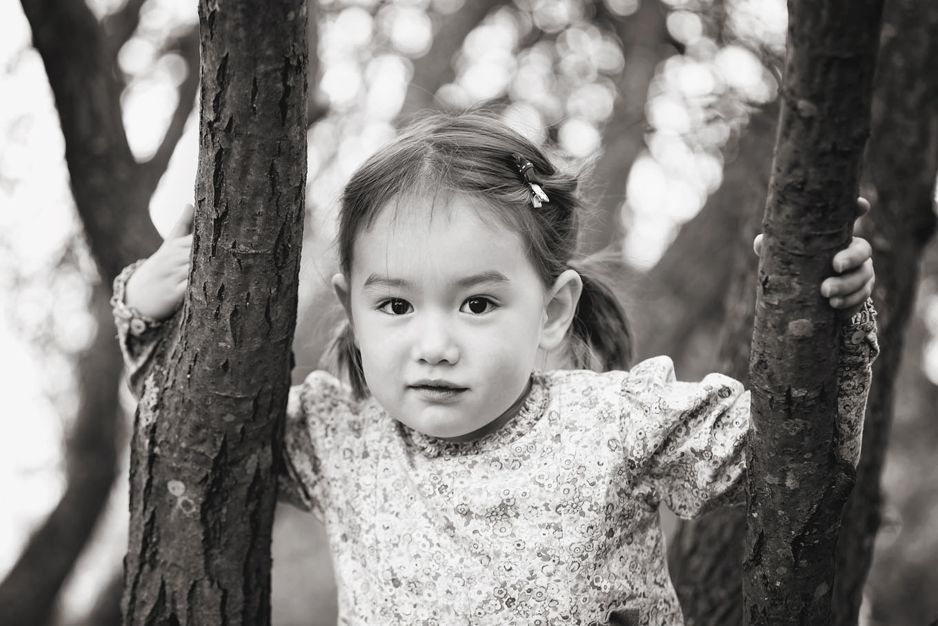 Autumnal outdoor portrait of a little girl